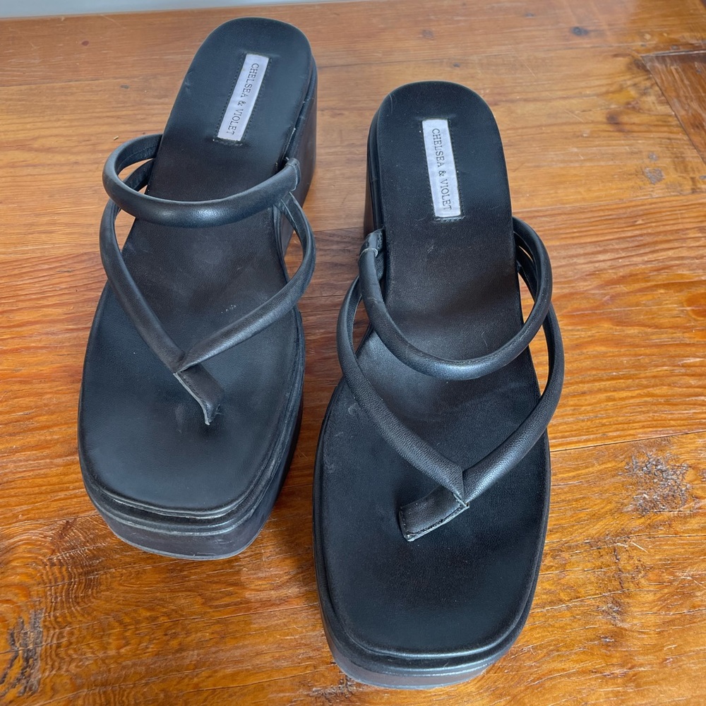 Platform black sandals